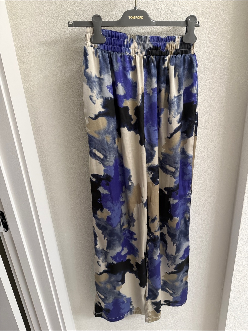 Women's Elastic-Waist Blue & Cream Printed Jogger Pants